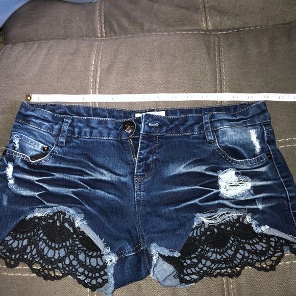 Shorts - Picture 2 of 5
